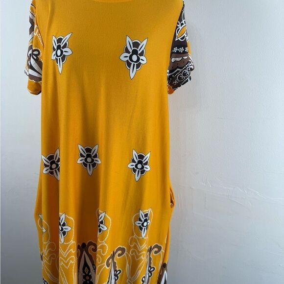 Dresses & Skirts - Yellow Floral Short Sleeve Dress